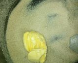 A picture of step 2 of Caramel popcorns.