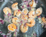 Foto del paso 2 de la receta: Risotto de coliflor con camarones