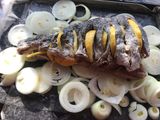 Ставрида на луковой подушке