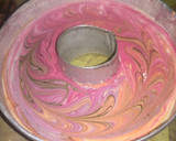 Foto langkah ke 4 dari resep Bolu kukus santan batik (2 butir telur).