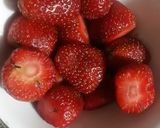 A picture of step 1 of Strawberry Banana Smoothie 🍓🍌🍓🍌.