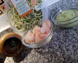 Foto del paso 2 de la receta: Espaguetis de calabacín con langostinos y salsa de aguacate