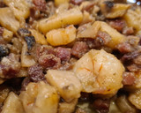 Foto del paso 5 de la receta: Champiñones guisados con calamares, gambas y jamón
