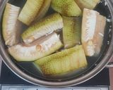 Hình bước làm 1 của món Bún mắm thịt heo (heo quay + heo luộc)