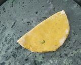 A picture of step 3 of Bottle gourd paratha.