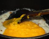 A picture of step 3 of Suji Mango Halwa Dessert.