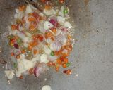 Foto langkah ke 5 dari resep 40. Oseng Rawit dan Bawang.