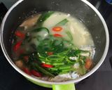 Foto langkah ke 1 dari resep Tulang salmon miso kangkung.