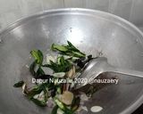 Foto langkah ke 2 dari resep Oseng Kikil Cabai Hijau.