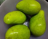 A picture of step 1 of Hot and Sweet Garlic Mango Slice.