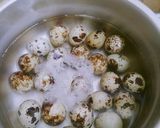 Foto langkah ke 1 dari resep Tumis Kancing Puyuh Sederhana ala rumahan.