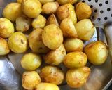 A picture of step 3 of Nan Thod Potatoes (Thai).