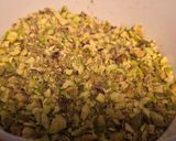 A picture of step 4 of Lemon pistachio cake.