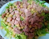 Foto del paso 3 de la receta Ensalada de garbanzos, queso fresco y atún