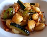 Foto del paso 7 de la receta: Ñoquis tex mex con verduras salteadas y almendras