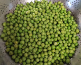 Foto del paso 1 de la receta: Arroz con guisantes y champiñones