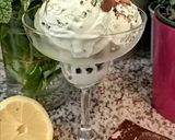Une image de l'étape 7 de Glace menthe chocolat.