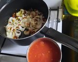 Foto del paso 5 de la receta: Chorizo con azafrán (tipo a la pomarola)