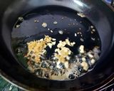 A picture of step 2 of Parsi Egg Akuri.