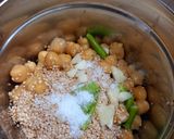 A picture of step 3 of Hummus.