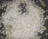 Foto del passaggio 4 della ricetta Risotto con gamberetti e succo di melograno