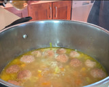 Foto del paso 6 de la receta: Sopa de verduras con albóndigas