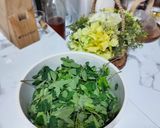 Foto langkah ke 1 dari resep Sayur Bening Daun Kelor.