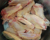 Foto del paso 2 de la receta: Alerones de pollo caramelizados (receta asiática)