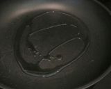 A picture of step 3 of Bhindi Fry.