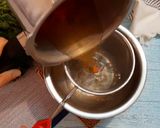 A picture of step 1 of Pav bhaji fondue.