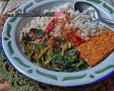 Foto langkah ke 10 dari resep Sayur Bobor Kangkung Pedas.