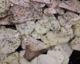 Foto del paso 3 de la receta: Matambrito de cerdo sobre colchón de papas