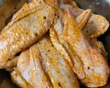 Hình bước làm 1 của món Cánh gà nướng nhanh