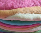 Foto langkah ke 2 dari resep Sandwich Rainbow Bagels.