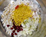 A picture of step 2 of Diet Bhel.