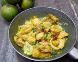 Hình bước làm 3 của món Gà Xào Sả Ớt