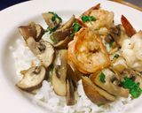 รูปขั้นตอนการทำที่ 3 ของ กุ้งแชบ๊วยเห็ดผัดกระเทียมพริกไทยราดข้าว(วีดีโอ)