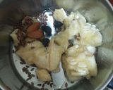 A picture of step 1 of Healthy banana shake.