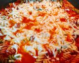 Hình bước làm 3 của món Nui xoắn phủ cheese