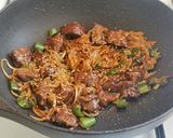 Une image de l'étape 5 de Boeuf Sauté aux Oignons.
