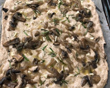 Foto del paso 5 de la receta: Focaccia de cebolla y tomates cherry con rúcula