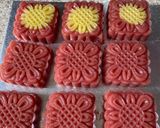 A picture of step 4 of Mung bean cake.