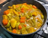 Une image de l'étape 21 de Mijoté de légumes aux épices, bouillon de gambas et gingembre.