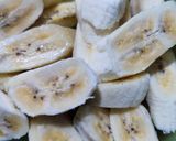 Foto langkah ke 1 dari resep Molen Pisang Kepok Tanpa Telur.