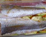 Foto del paso 2 de la receta: Merluza al horno en cama de zanahoria, zapallitos y cebolla caramelizada