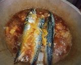 Foto langkah ke 3 dari resep Tumis Pindang Kecap.