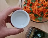 Foto del paso 4 de la receta: Ensalada de zanahoria en tiras 🥕