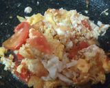 Foto langkah ke 4 dari resep Telur Mata Sapi Geprek (Pake tomat mentah).