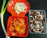 Foto langkah ke 1 dari resep Semur Cumi-cumi.