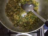 Camarones al ajillo con salsa de coco y arroz con verduras